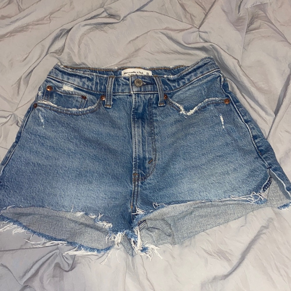 Abercrombie curve love mom jean shorts